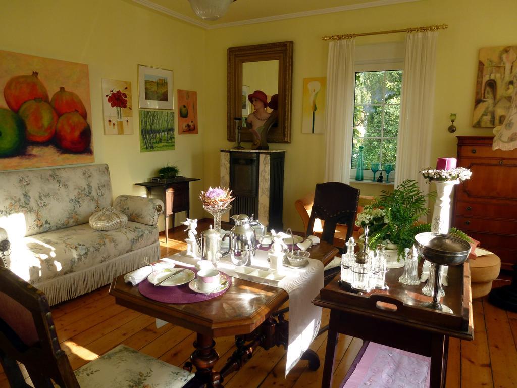 Romantikzimmer Im Antiquariat Sonnschied Buitenkant foto