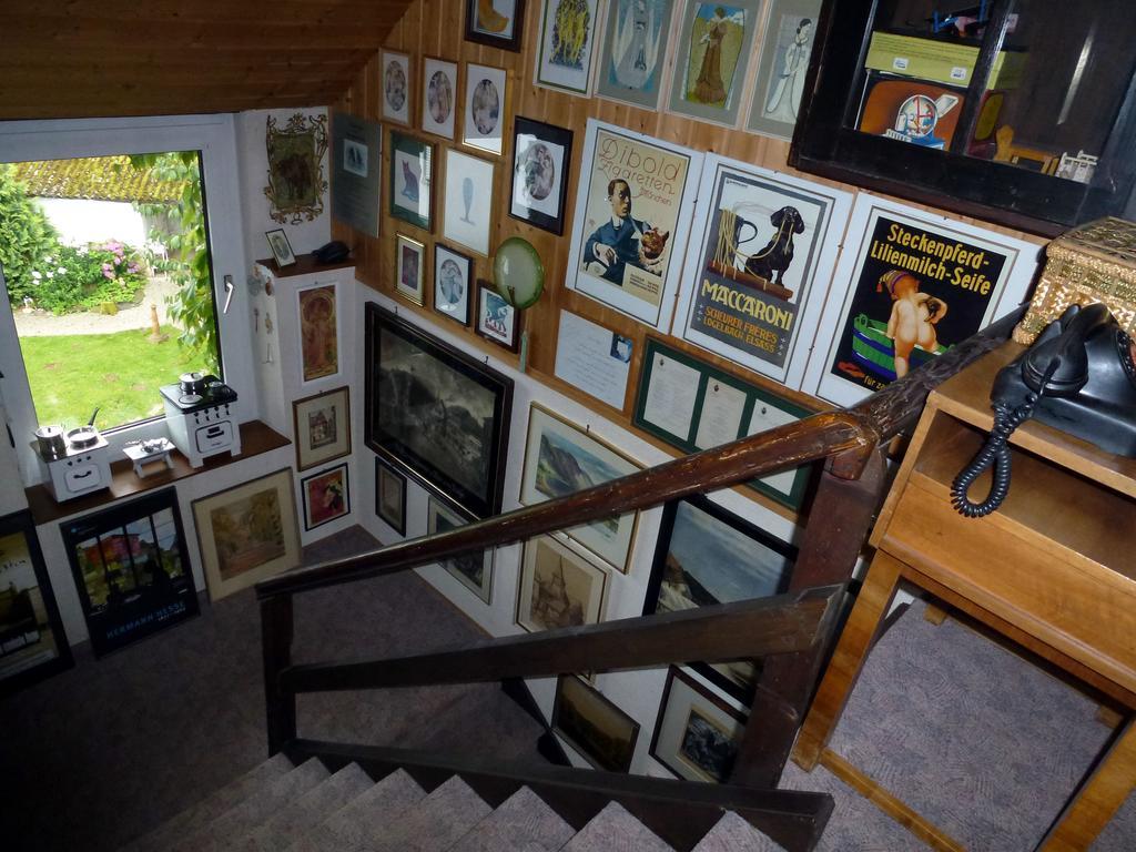 Romantikzimmer Im Antiquariat Sonnschied Buitenkant foto
